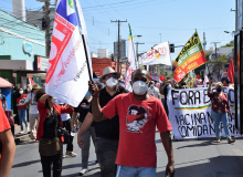 Cuiabanos protestam com ato cultural e passeata contra governo Bolsonaro